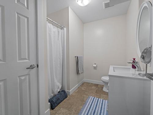 131-8800 Dallas Drive, Kamloops, BC - Indoor Photo Showing Bathroom