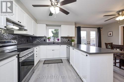 5 Chatsworth Crescent, Hamilton (Waterdown), ON - Indoor Photo Showing Kitchen