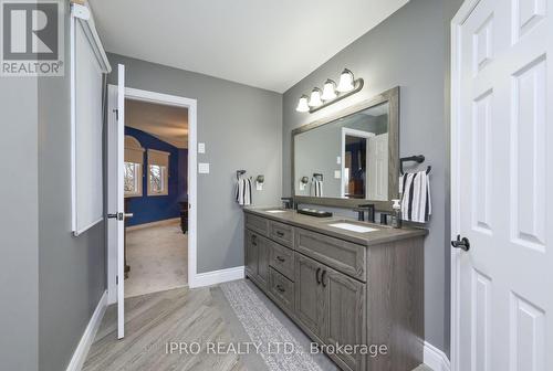 5 Chatsworth Crescent, Hamilton (Waterdown), ON - Indoor Photo Showing Bathroom