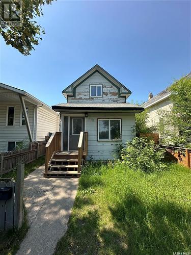 619 L Avenue S, Saskatoon, SK - Outdoor