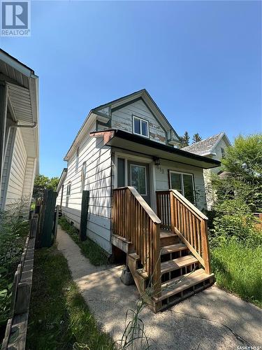 619 L Avenue S, Saskatoon, SK - Outdoor