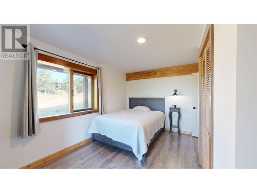 5289 Dawson Road, 100 Mile House, BC - Indoor Photo Showing Bedroom