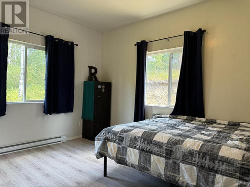 5289 Dawson Road, 100 Mile House, BC - Indoor Photo Showing Bedroom