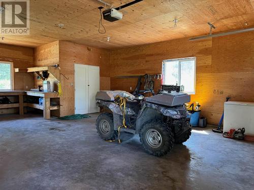 5289 Dawson Road, 100 Mile House, BC - Indoor Photo Showing Garage