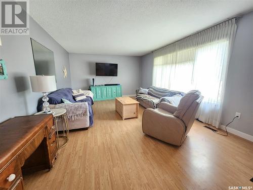 308 Keeler Street, Pangman, SK - Indoor Photo Showing Living Room