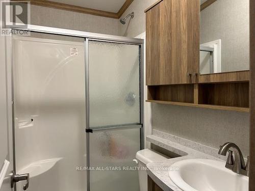 657 Thunder Bridge Road, Kawartha Lakes (Lindsay), ON - Indoor Photo Showing Bathroom