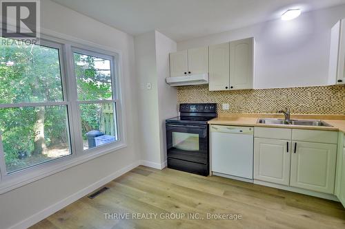 6 - 628 Wharncliffe Road S, London, ON - Indoor Photo Showing Kitchen With Double Sink