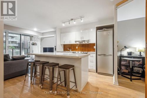 501 - 111 Elizabeth Street N, Toronto (Bay Street Corridor), ON - Indoor Photo Showing Kitchen