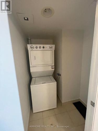 1615 - 238 Bonis Avenue, Toronto (Tam O'Shanter-Sullivan), ON - Indoor Photo Showing Laundry Room