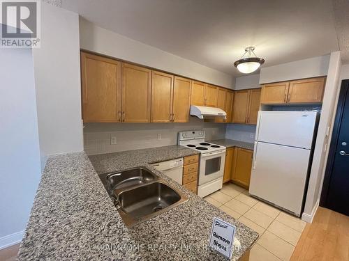 1615 - 238 Bonis Avenue, Toronto (Tam O'Shanter-Sullivan), ON - Indoor Photo Showing Kitchen With Double Sink