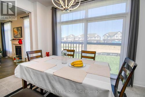 9 Copperhill Heights, Barrie (Painswick South), ON - Indoor Photo Showing Dining Room