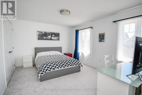 9 Copperhill Heights, Barrie (Painswick South), ON - Indoor Photo Showing Bedroom