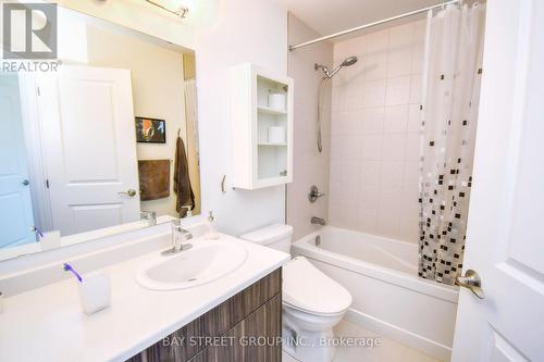 9 Copperhill Heights, Barrie (Painswick South), ON - Indoor Photo Showing Bathroom