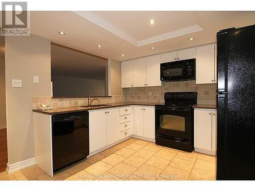 404 - 1237 North Shore Boulevard, Burlington (Brant), ON - Indoor Photo Showing Kitchen