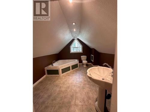 9515 Keithley Road, Vernon, BC - Indoor