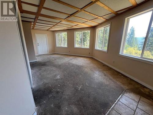 9515 Keithley Road, Vernon, BC - Indoor Photo Showing Other Room