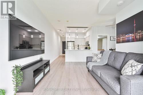 719 - 231 Fort York Boulevard, Toronto (Waterfront Communities), ON - Indoor Photo Showing Living Room