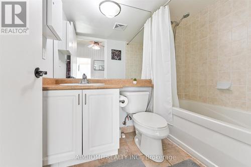 719 - 231 Fort York Boulevard, Toronto (Waterfront Communities), ON - Indoor Photo Showing Bathroom