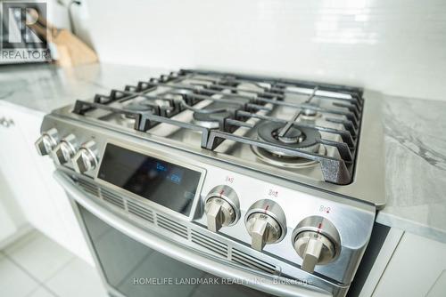 126 Barons Street, Vaughan (Kleinburg), ON - Indoor Photo Showing Kitchen