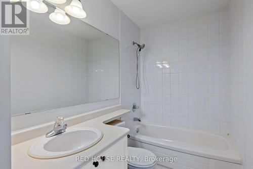 2447 Wooden Hill Circle, Oakville (West Oak Trails), ON - Indoor Photo Showing Bathroom