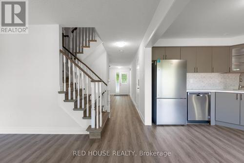 2447 Wooden Hill Circle, Oakville (West Oak Trails), ON - Indoor Photo Showing Kitchen