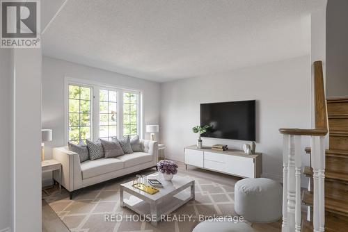 2447 Wooden Hill Circle, Oakville (West Oak Trails), ON - Indoor Photo Showing Living Room