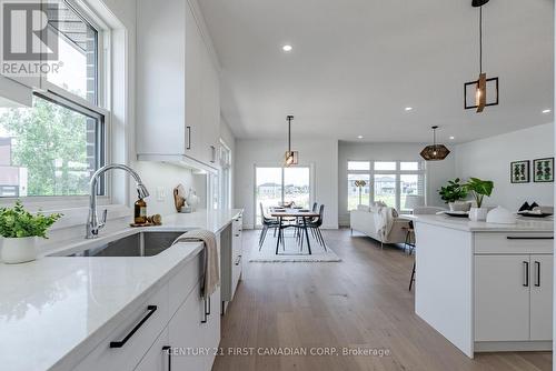 141 Greene Street, South Huron (Exeter), ON - Indoor Photo Showing Kitchen With Upgraded Kitchen