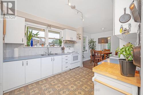 196 Grove Park Drive, Burlington (Lasalle), ON - Indoor Photo Showing Kitchen With Double Sink