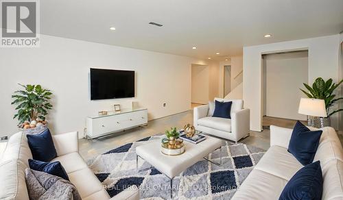 196 Grove Park Drive, Burlington (Lasalle), ON - Indoor Photo Showing Living Room