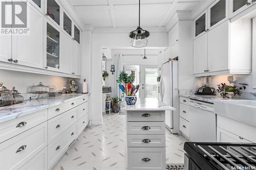 1218 1St Avenue Nw, Moose Jaw, SK - Indoor Photo Showing Kitchen With Upgraded Kitchen