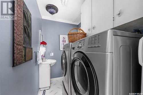 1218 1St Avenue Nw, Moose Jaw, SK - Indoor Photo Showing Laundry Room