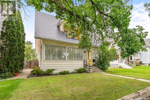 1218 1St Avenue Nw, Moose Jaw, SK - Outdoor