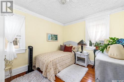 1218 1St Avenue Nw, Moose Jaw, SK - Indoor Photo Showing Bedroom