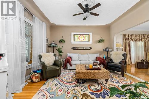 1218 1St Avenue Nw, Moose Jaw, SK - Indoor Photo Showing Living Room