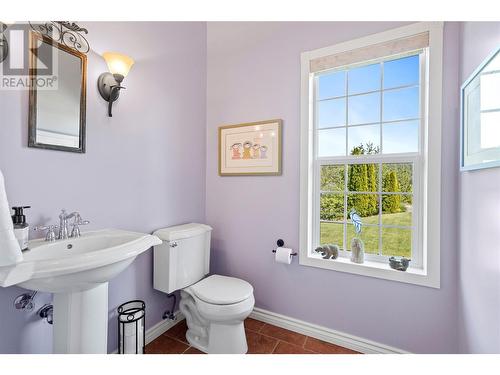 2 pc main floor Powder Room - 2726 Golf Course Drive, Blind Bay, BC - Indoor Photo Showing Bathroom