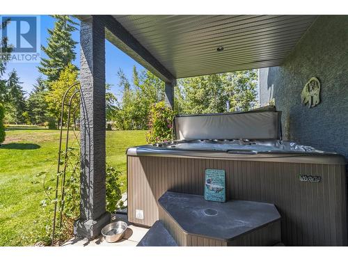 Beachcomber hot tub. - 2726 Golf Course Drive, Blind Bay, BC - Outdoor With Deck Patio Veranda