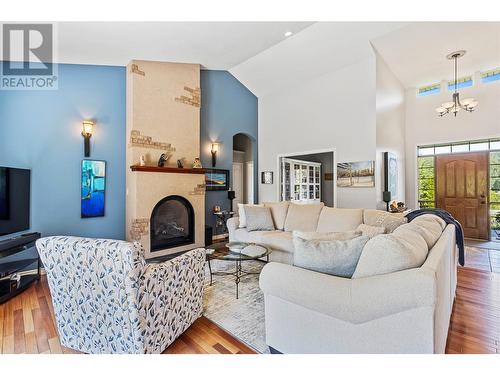 2726 Golf Course Drive, Blind Bay, BC - Indoor Photo Showing Living Room With Fireplace