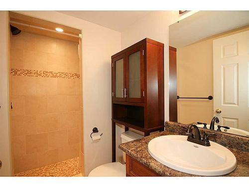 1237 North Shore Boulevard|Unit #404, Burlington, ON - Indoor Photo Showing Bathroom