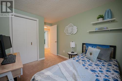 92 Highland Crescent, Kitchener, ON - Indoor Photo Showing Bedroom