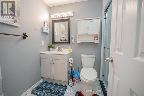 92 Highland Crescent, Kitchener, ON - Indoor Photo Showing Bathroom