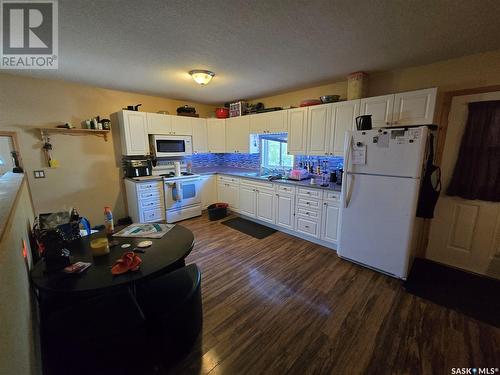 327 Main Street, Kennedy, SK - Indoor Photo Showing Kitchen