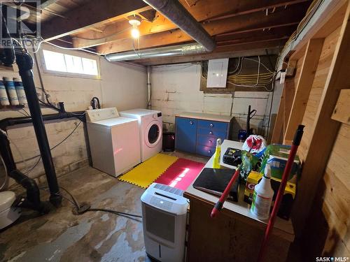 327 Main Street, Kennedy, SK - Indoor Photo Showing Laundry Room