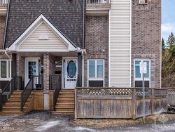 1-7 TIMBERVIEW Way  Ottawa, ON K2H 9M5