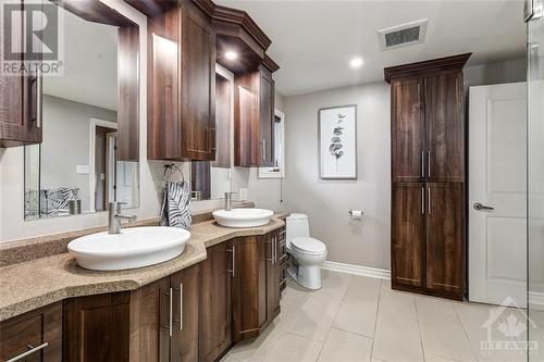 1025 Riddell Avenue S, Ottawa, ON - Indoor Photo Showing Bathroom