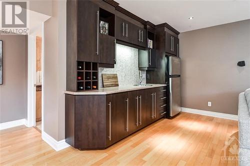 1025 Riddell Avenue S, Ottawa, ON - Indoor Photo Showing Kitchen