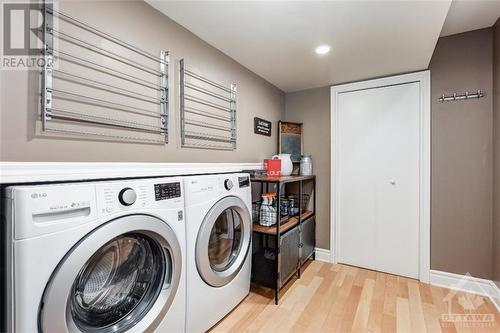 1025 Riddell Avenue S, Ottawa, ON - Indoor Photo Showing Laundry Room