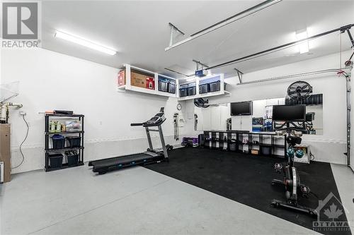 1025 Riddell Avenue S, Ottawa, ON - Indoor Photo Showing Garage