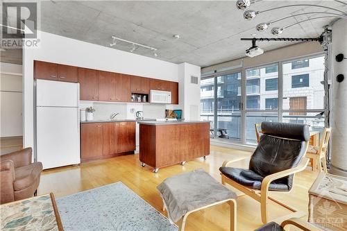 179 George Street Unit#306, Ottawa, ON - Indoor Photo Showing Kitchen