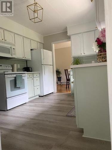 10 Hillview Extension Street, Glovertown, NL - Indoor Photo Showing Kitchen