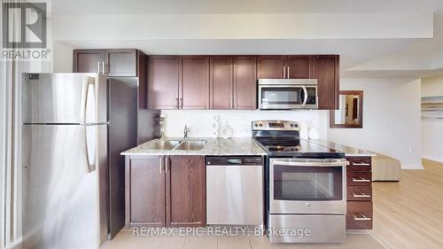 2207 - 830 Lawrence Avenue W, Toronto (Yorkdale-Glen Park), ON - Indoor Photo Showing Kitchen With Double Sink